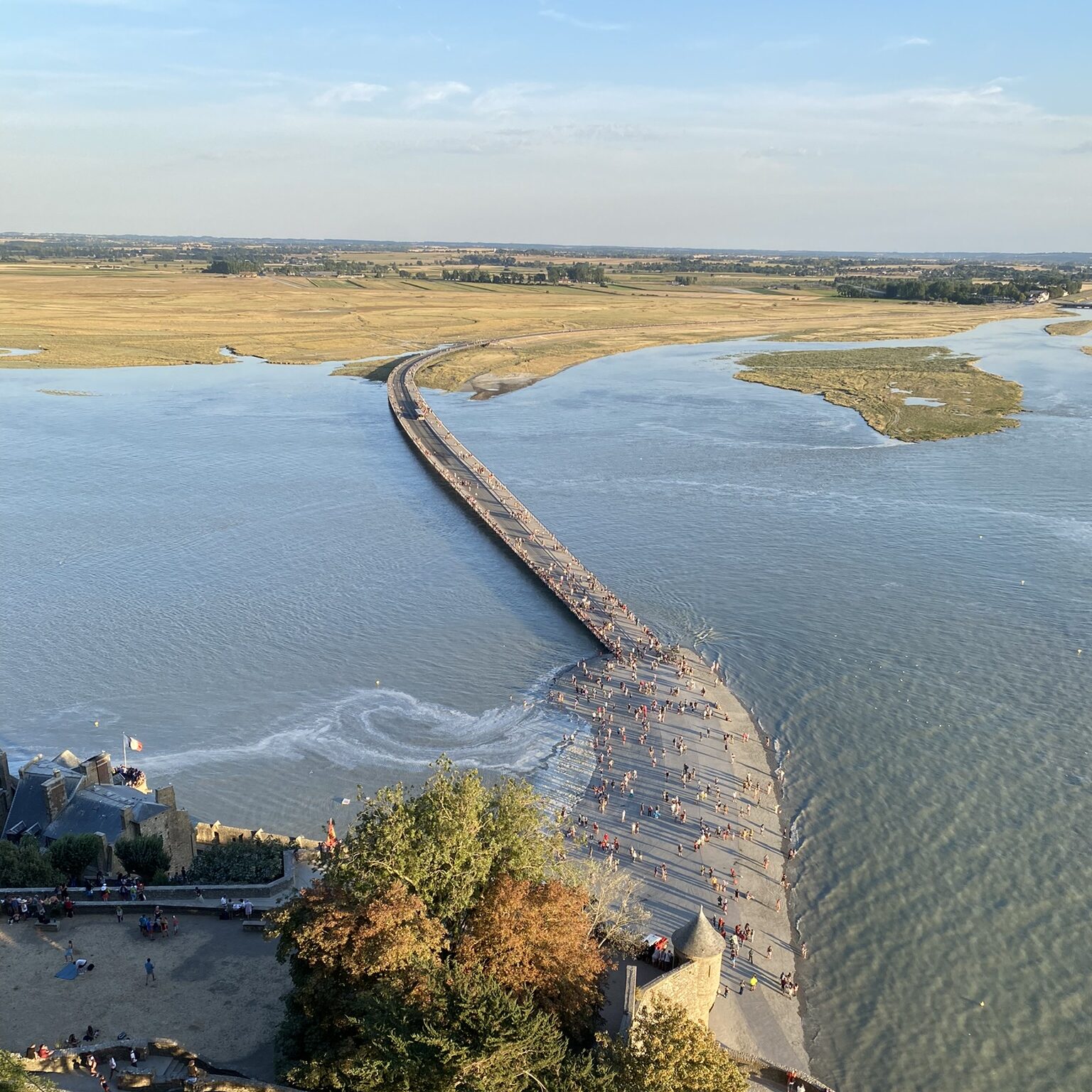 L'arrivo dell'alta marea a Mont Saint Michel