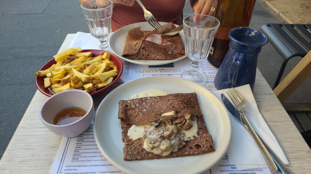 Galettes nomadi in normandia. dove mangiare a caen