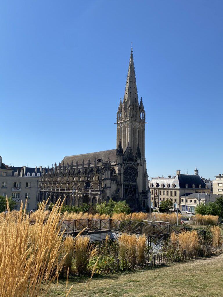 chiesa di san pietro_eglise saint pierre nomadi in normandia caen