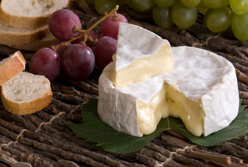 camembert con uva